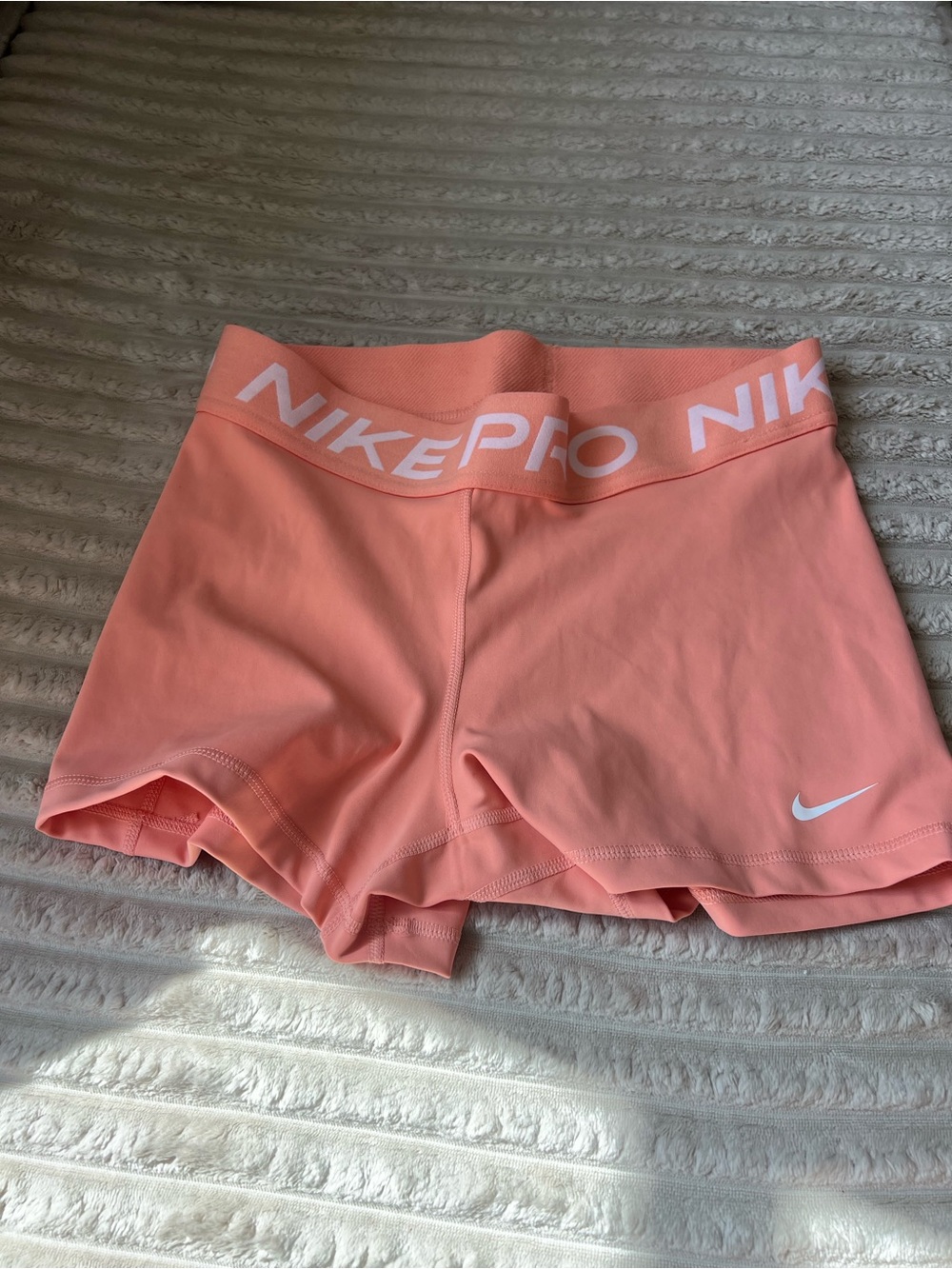 Nike Pro Women's Coral Performance Shorts medium